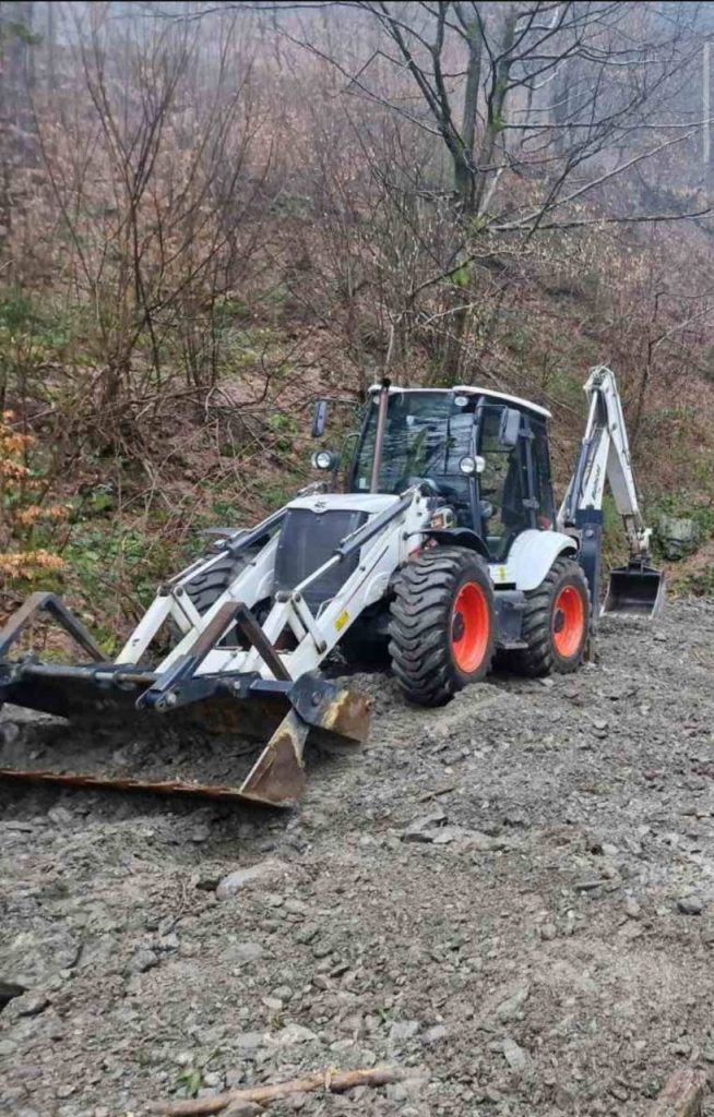 Екскаватор-навантажувач Bobcat B780